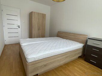 Ponúkame na prenájom 3-izbový byt na ulici Baničova, Žilina 