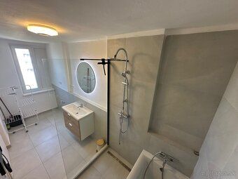 Ponúkame na prenájom moderný 3-izbový byt (76 m²) po komplet