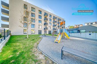 EXKLUZÍVNE | Nadštandardný 3-izbový byt s parkovaním, stropn