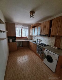 Ponúkam na prenájom 2-izbový byt v centre Banskej Bystrice, 