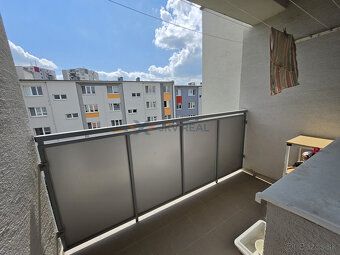 Typ: 3-izbový byt Ulica: Za poštou Obec: Hlohovec
Ponúkame n
