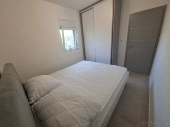 DADOT ponúka na predaj je dvojizbový apartmán nachádzajúci s