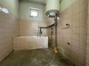 TUreality Vám exkluzívne ponúka na predaj 6-izbový rodinný d