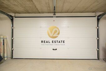 Maroš Vereš +421 904 086 200 maros.veres@v2realestate.sk
V2 