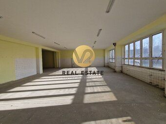 Maroš Vereš +421 904 086 200 maros.veres@v2realestate.sk
V2 