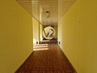 Maroš Vereš +421 904 086 200 maros.veres@v2realestate.sk
V2 