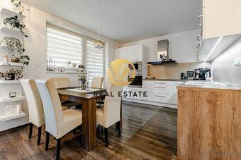 V2 real estate ponúka NA PREDAJ 5I RODINNÝ DOM S BAZÉNOM, 10