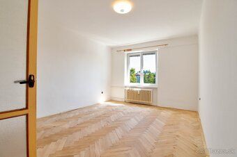 Ponúkame na predaj priestranný 3-izbový byt s výmerou 79 m² 