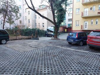 Prenajmeme samostatnú administratívnu budovu v Bratislave II