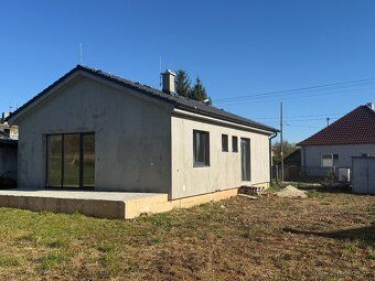 SKOLAUDOVANÁ NOVOSTAVBA - TESÁRSKE MLYŇANY - 3 MIN OD VÝJAZD