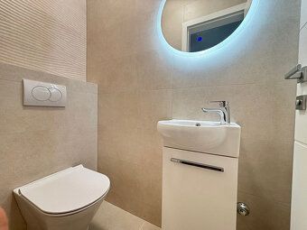 LaHoREAL.eu ponúka Na predaj je trojizbový apartmán (A2) s c
