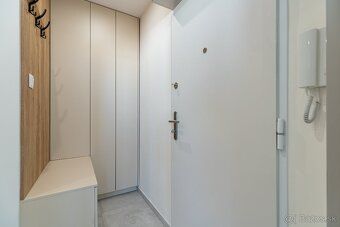 Ponúkam na predaj štýlový, kompletne zrekonštruovaný a kompl