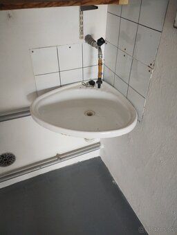 Dám do prenájmu garáž v Trenčíne Pod Sokolicami.