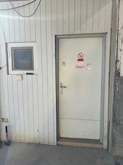 Predaj nehnuteľnosti v Seredi - sklad 1000 m2 - sociálny pri