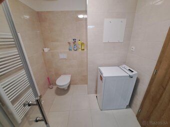 Ponúkame na prenájom veľký 1 izbový byt s výmerou 39 m2 nach