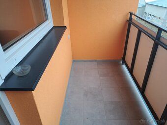 Ponúkame na prenájom veľký 1 izbový byt s výmerou 39 m2 nach