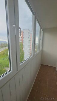Ponúkame na predaj pekný moderný 3 izb. byt na Ždiarskej ul.