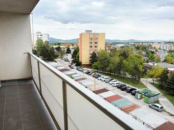 Ponúkame na predaj pekný moderný byt typu 2+kk na začiatku s