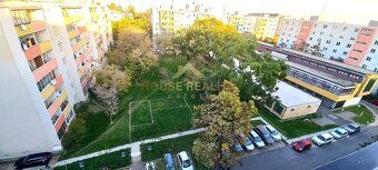 POPIS BYTU: Ponúkame na prenájom pekný 3 izbový byt v lokali