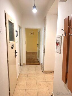 Ponúkame na predaj 2-izbový byt o výmere 55 m², nachádzajúci