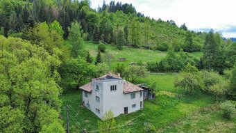 Na predaj veľký rovinatý pozemok pod lesom v obci Beňuš-Gašp
