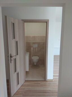 Prenájom novostavby 4 izbového RD bungalov v obci Hviezdosla
