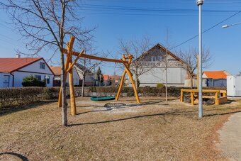 Fakty o dome: Úžitková plocha: 61.11m2 Pozemok: 501.00m2 Zas
