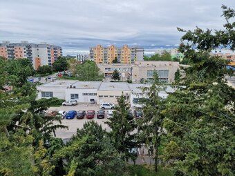 Ponúkame na predaj 2 izbový byt v OV na Vinárskej ulici v ce