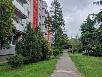 Ponúkame na predaj 2 izbový byt v OV na Vinárskej ulici v ce