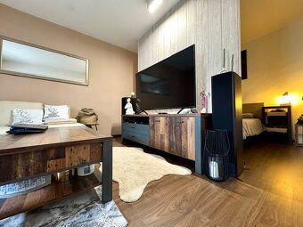 Ponúkame Vám veľký 2 izbový byt o výmere 67 m2 na Juhu - Šol