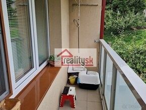 IZBA S BALKONOM ČERMÁŇ K dispozicii izba s balkonom.
V kupel