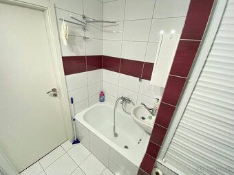 Ponúkam na prenájom útulnú a kompletne zrekonštruovanú garsó