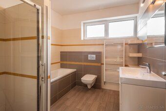 Ponúkame na predaj moderný 4-izbový rodinný dom – bungalov v