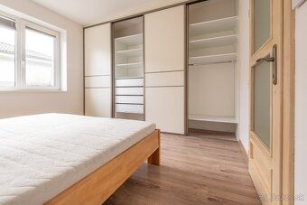 Ponúkame na predaj moderný 4-izbový rodinný dom – bungalov v