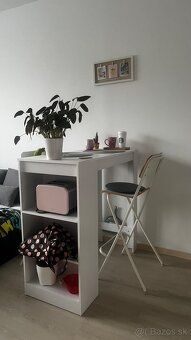 Prišiel čas predať môj štartovací bytík.
Garsónka na Saratov