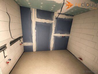Ponúkame na predaj 3‑izbový holobyt o výmere 85,07 m², situo