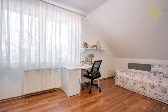 IBA U NÁS Ponúkame na predaj 5-izbový RD s jedinečnou atmosf