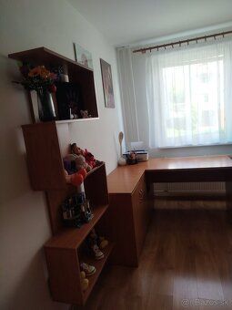 Ponúkam na predaj priestranný a svetlý 3-izbový byt vo vyhľa