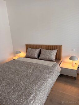 ZIADNE REALITNE KANCELARIE ! PENTHOUSE NA STRECHE POPRADU: L