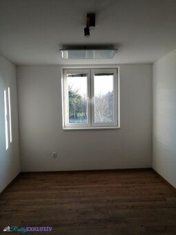 Ponúkam Vám na predaj slnečný 2 izbový byt v meste Želiezovc