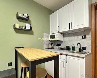 bd14514
🌿 Designové studio 50 metrů od pláže – První linie a
