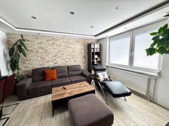 Ponúkame Vám na predaj 3 izbový byt o výmere 71 m2 v tehlove