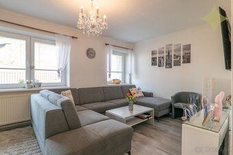 Premium Living Vám ponúka na predaj dva samostatné rodinné d