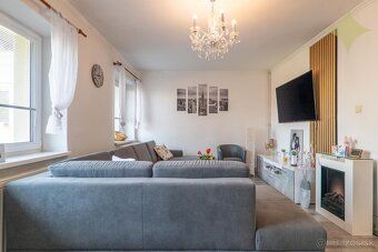 Premium Living Vám ponúka na predaj dva samostatné rodinné d