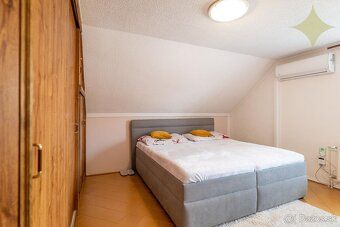 Premium Living Vám ponúka na predaj dva samostatné rodinné d
