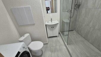 490 €/mesiac 490 €/mesiac/m² Základné informácie
Druh: 1 izb
