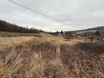 Predaj pozemku v obci Lipovany, výmera pozemku je 1124 m2, p