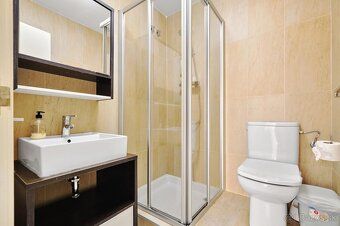 Plocha: 142.00 m² Izby: 3 Spálne: 2 Kúpeľne: 2 Poschodie: 4 