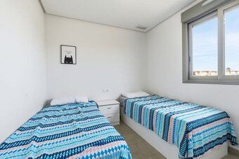 Plocha: 109.00 m² Izby: 4 Spálne: 3 Kúpeľne: 3 Počet podlaží