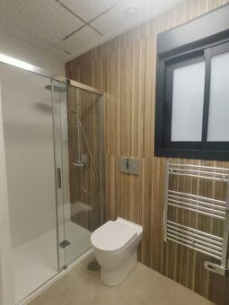 Plocha: 73.00 m² Izby: 3 Spálne: 2 Kúpeľne: 2 Poschodie: 2 R